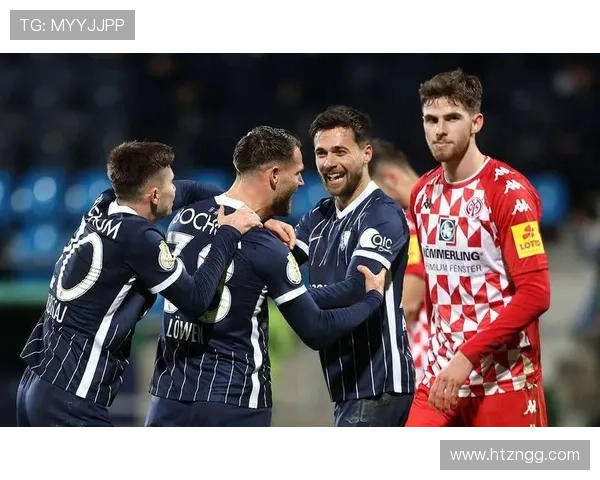 美因茨战术调整显著,球队表现持续回暖值得关注 美因茨战术调整显著,球队表现持续回暖值得关注