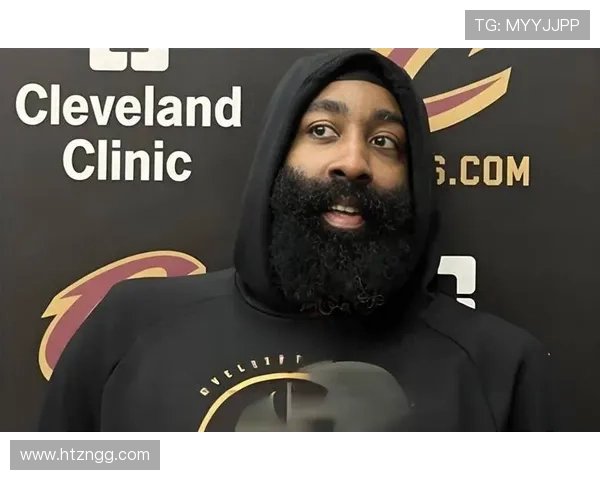 哈登居然买了那阵容里的豪宅，我邻居都开始怀疑人生了