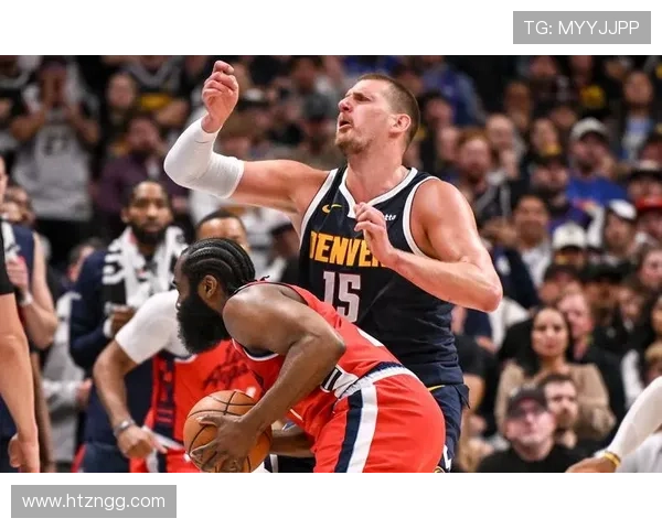 戈贝尔护框补防牵制约基奇，比以往更压缩内线命中率